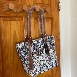 Tignanello Perfect Pocket Medium Tote
Color: Navy Paisley Print